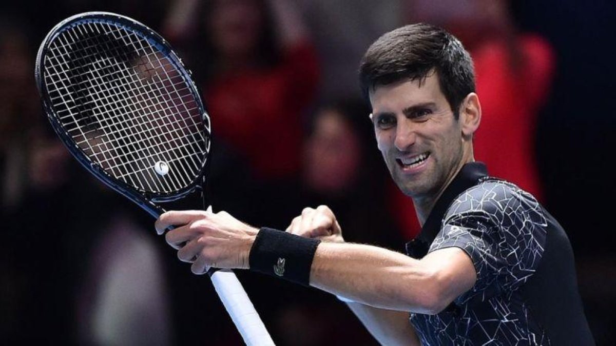 Novak Djokovic celebra uno de sus puntos ganadores en Londres.