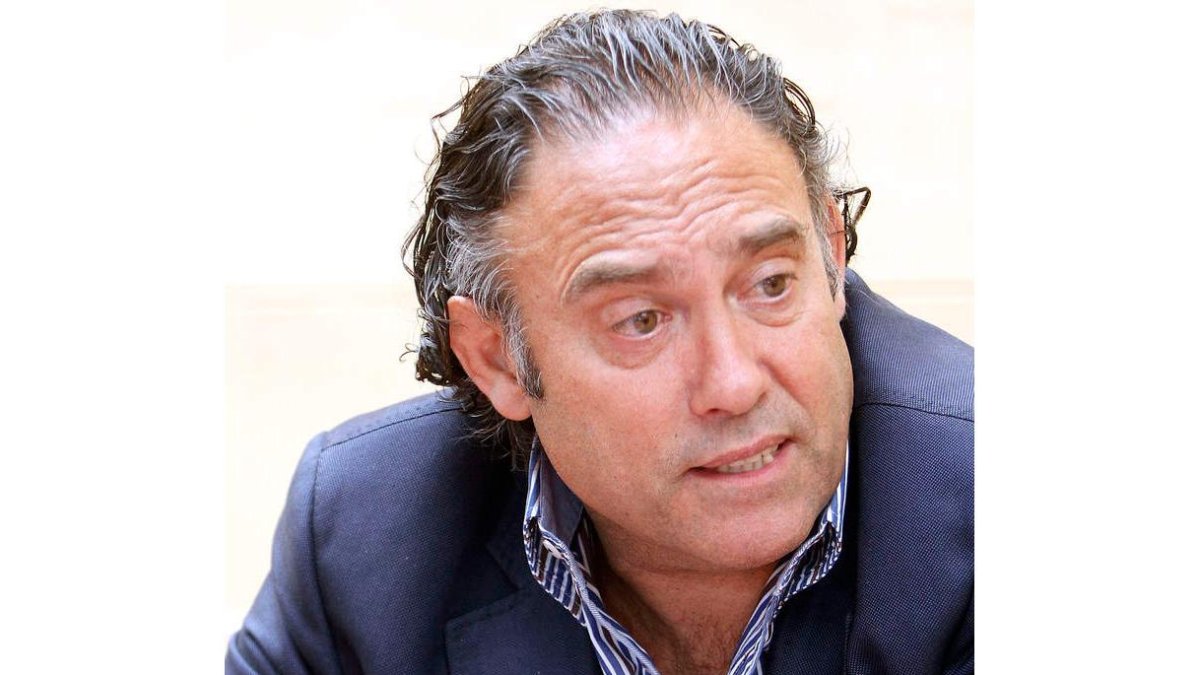 Felipe Llamazares critica la falta de tacto del Atlético Astorga.