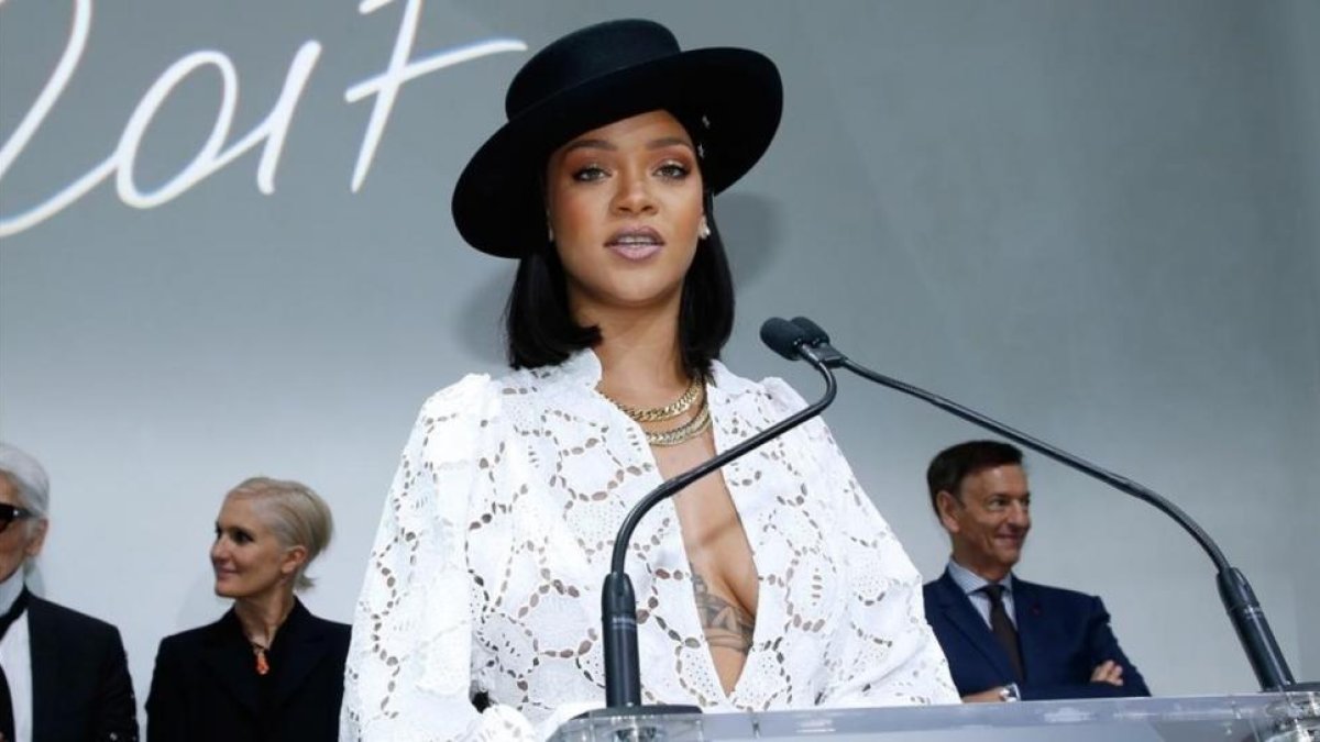 La cantante Rihanna, durante la entrega de los premios LVMH, en la Lous Vuitton Fundation.