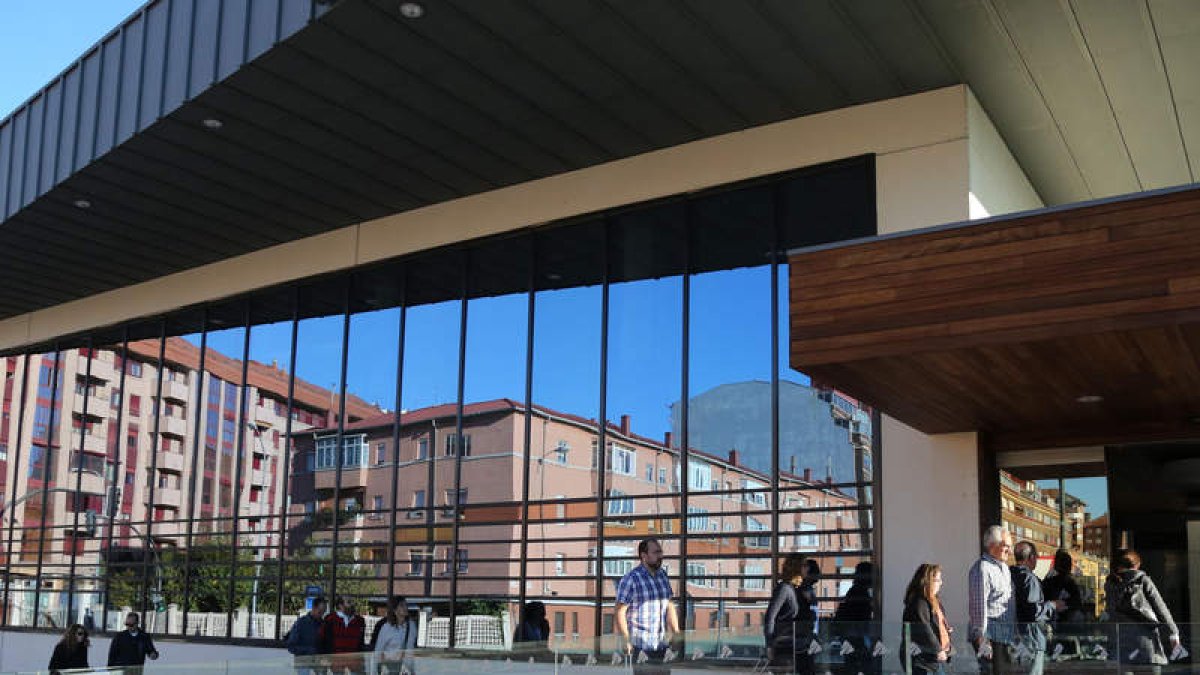 Los pasajeros leoneses afectados por las reiteradas incidencias se cuentan por decenas. DL