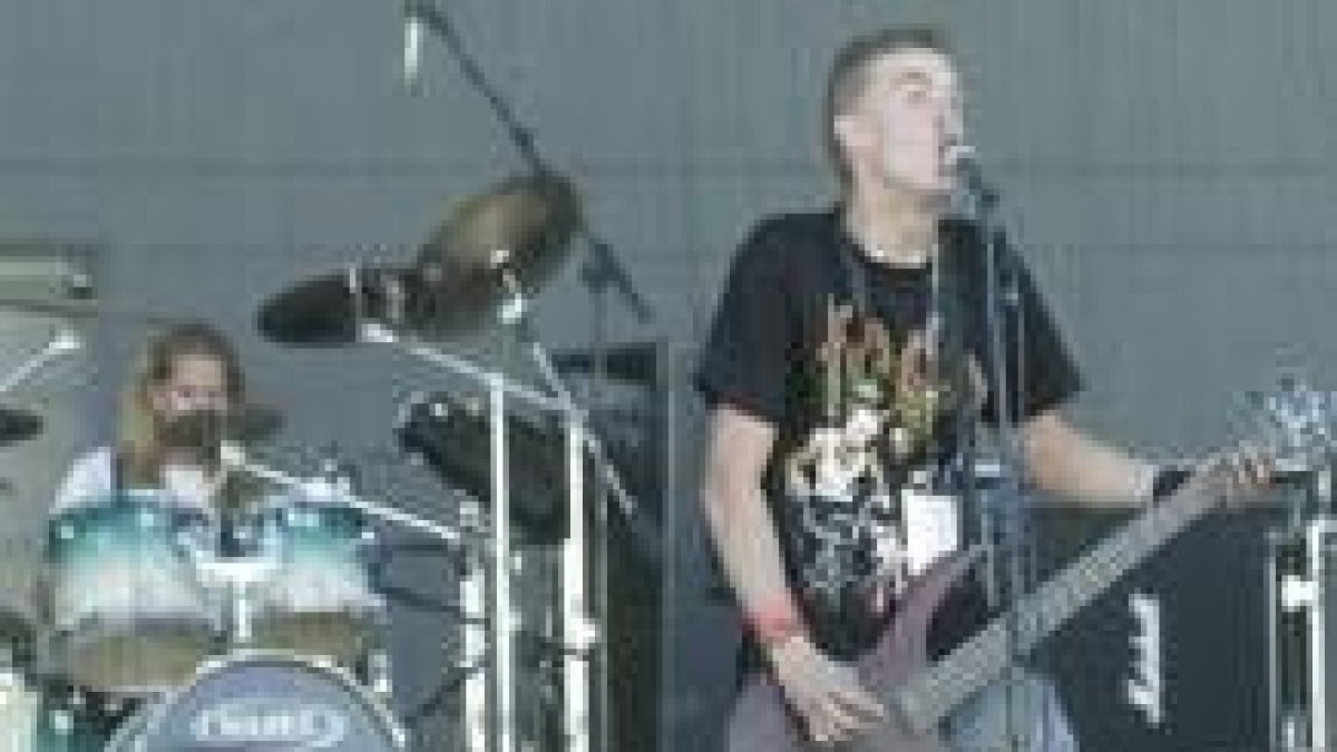 Los jóvenes disfrutaron de lo lindo con la música que más le gusta