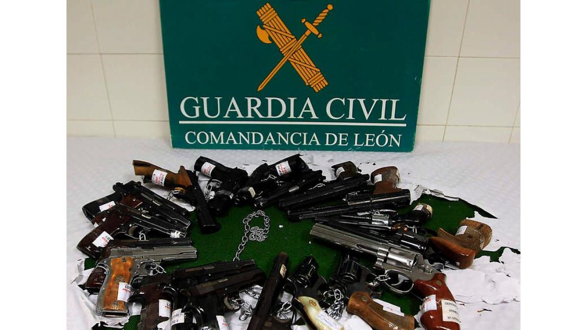 El acusado conseguía las armas de forma ilícita y posteriormente las vendía