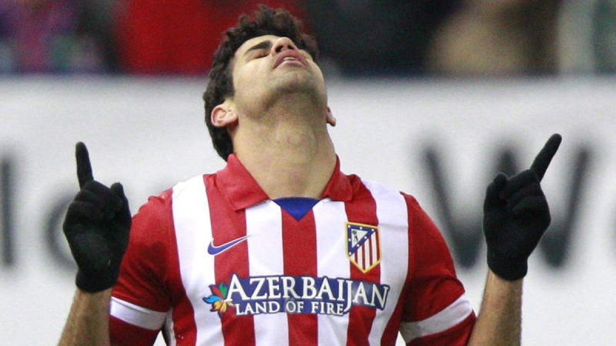 El jugador del Atlético Diego Costa lo celebra tras marcar el segundo gol al Levante.