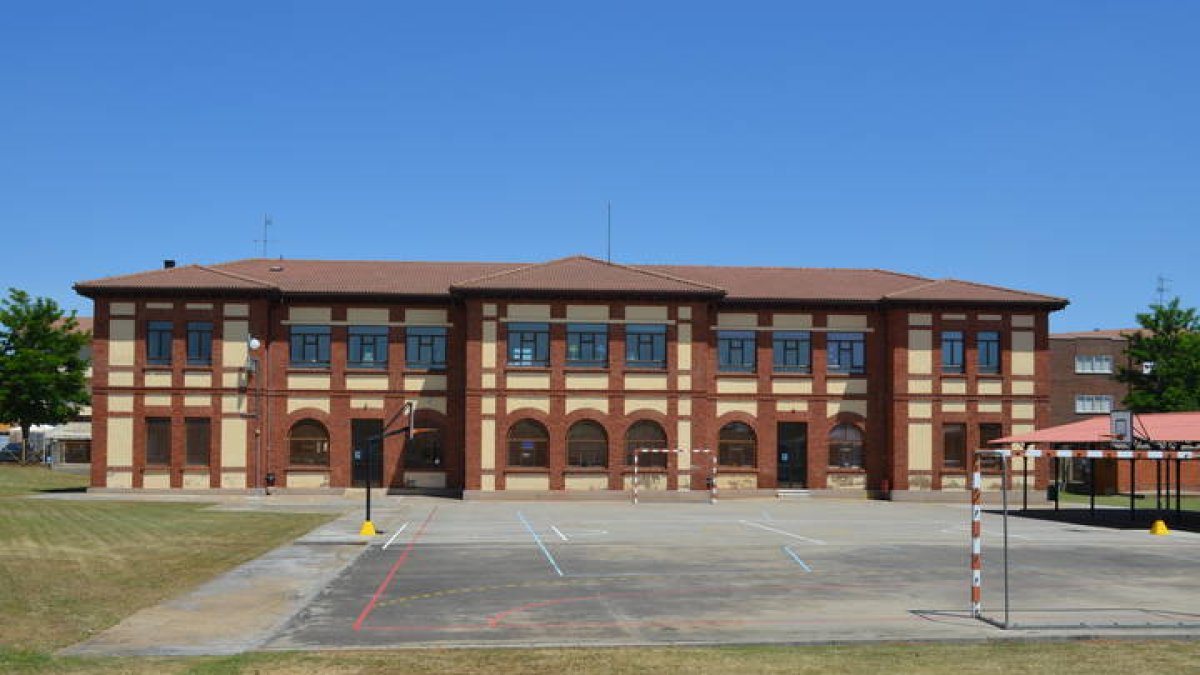 Colegio Villamañán. MEDINA