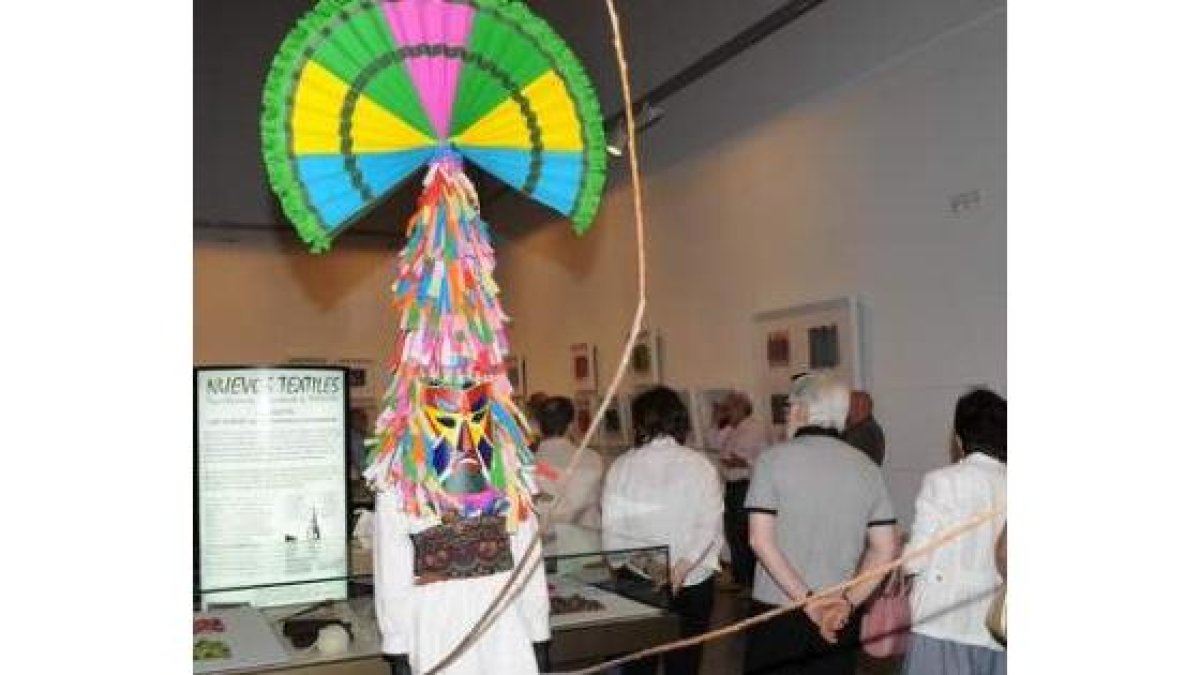 La inauguración ayer de las dos nuevas exposiones contó con gran afleuncia de público.
