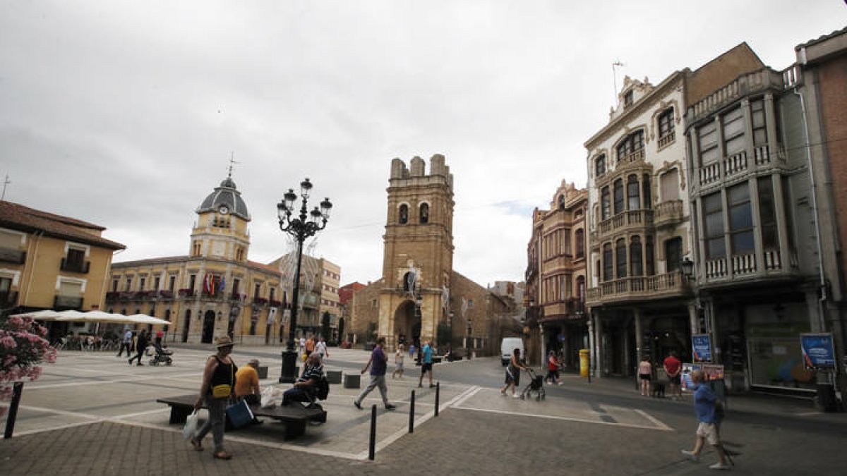 Plaza Mayor de La Bañeza. RAMIRO