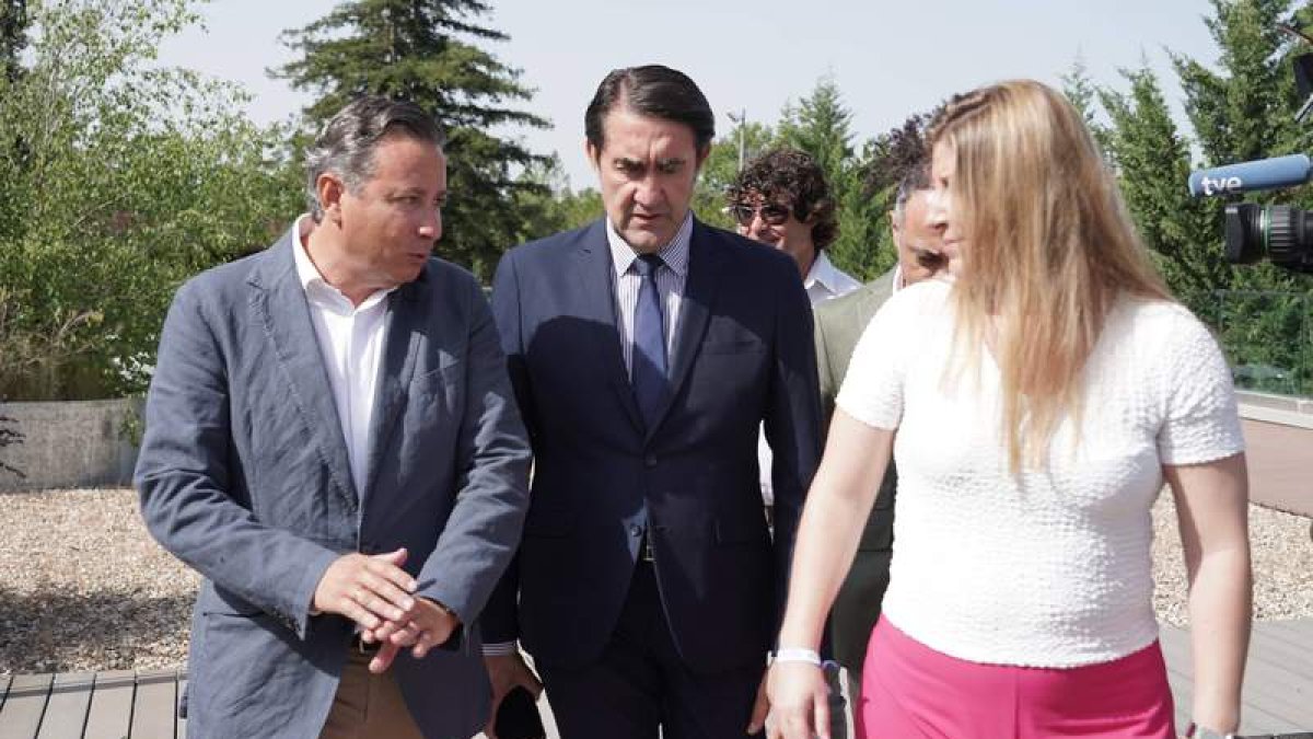 Suárez-Quiñones inauguró la jornada ‘Valoración de los residuos de construcción y demolición’. RUBÉN CACHO