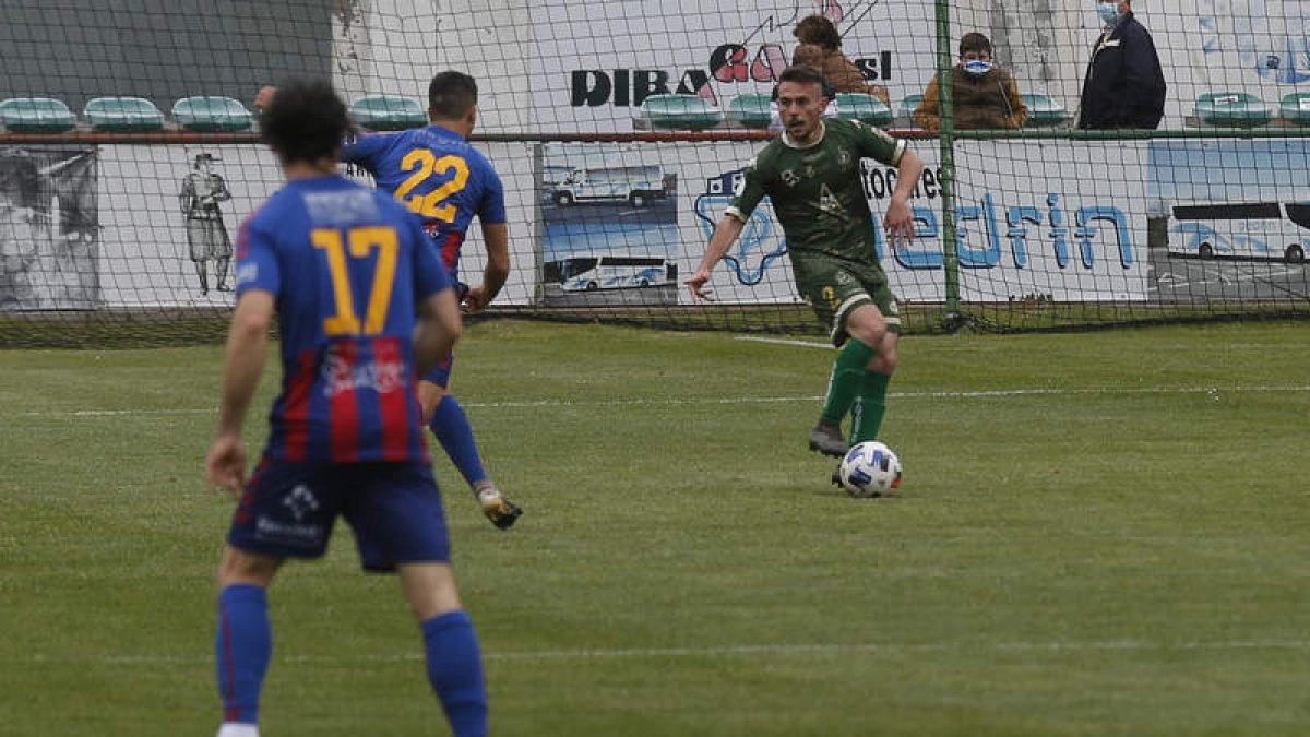 Diego Peláez es uno de los jugadores maragatos que ya vivieron un ascenso a Segunda B. FERNANDO OTERO