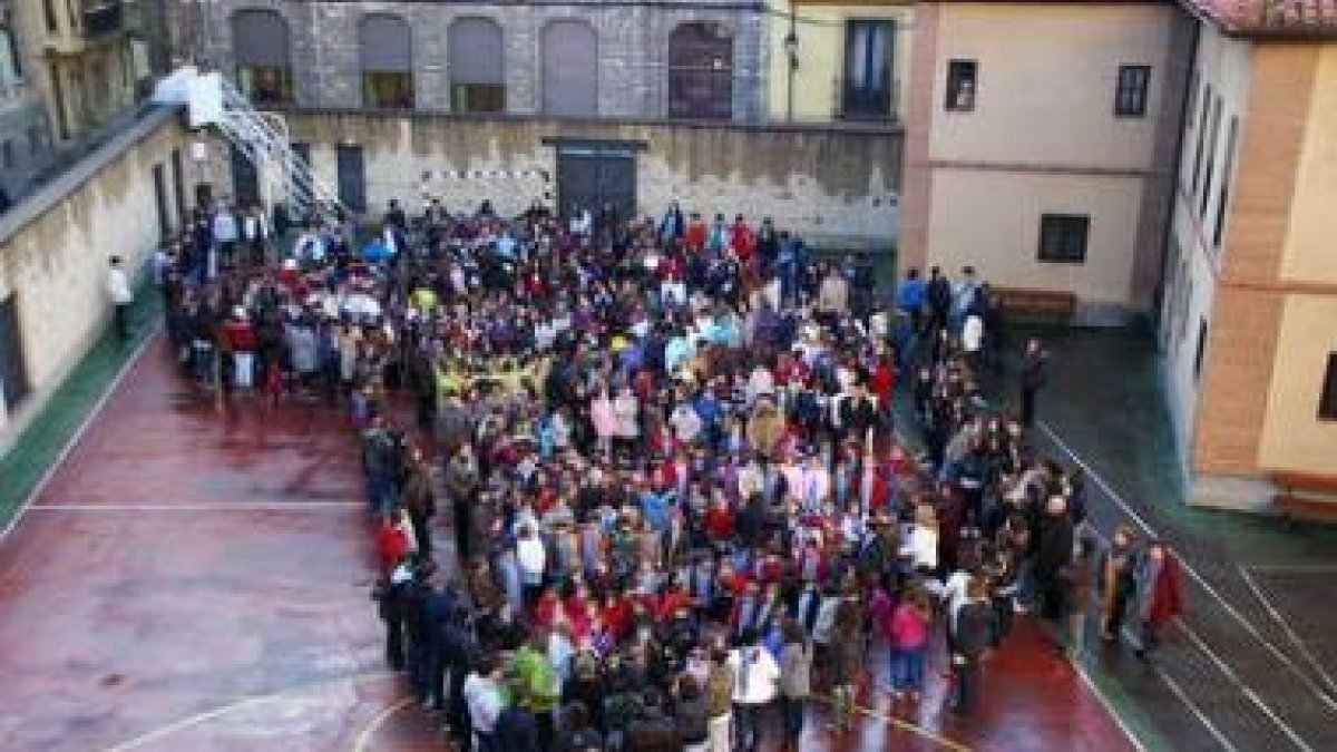 Imagen de la XI Jornada de la Solidaridad en el colegio Santa Teresa de León.