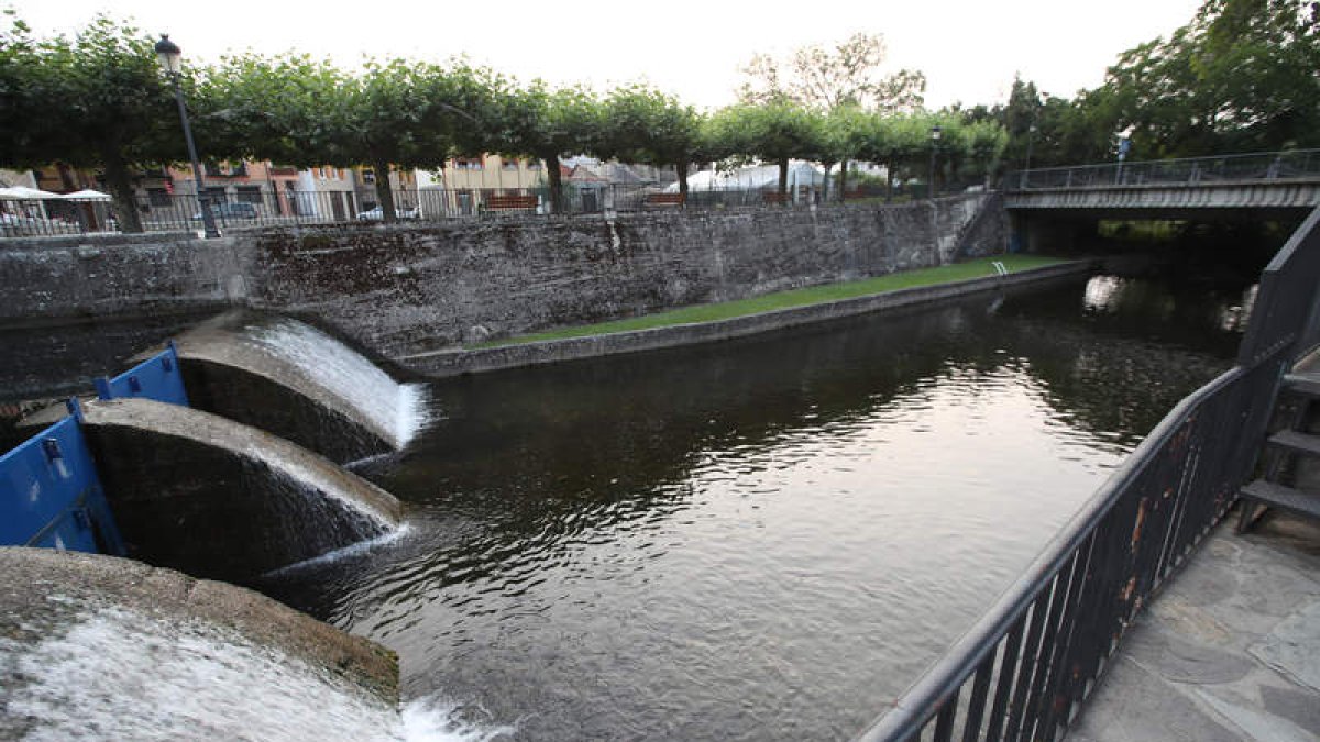 El agua ya se embalsó en mayo. L. DE LA MATA