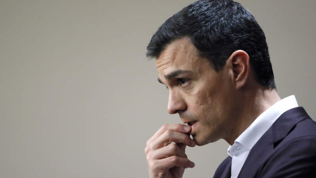 El líder del PSOE, Pedro Sánchez, durante una rueda de prensa. JUAN CARLOS HIDALGO
