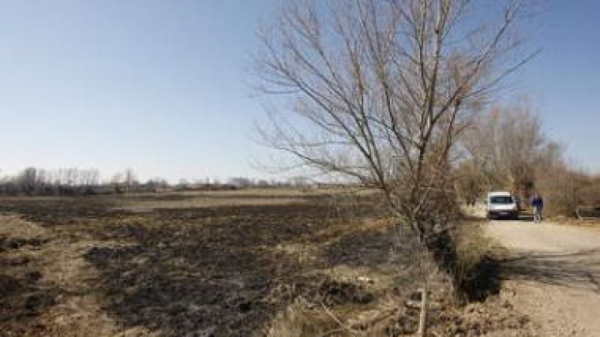 Parcela donde se construirán el centro de salud, el tanatorio y los cuarteles de la Guardia Civil y