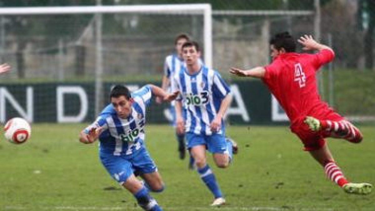 Puente buscó un gol y sólo lo consiguió a seis minutos del final.