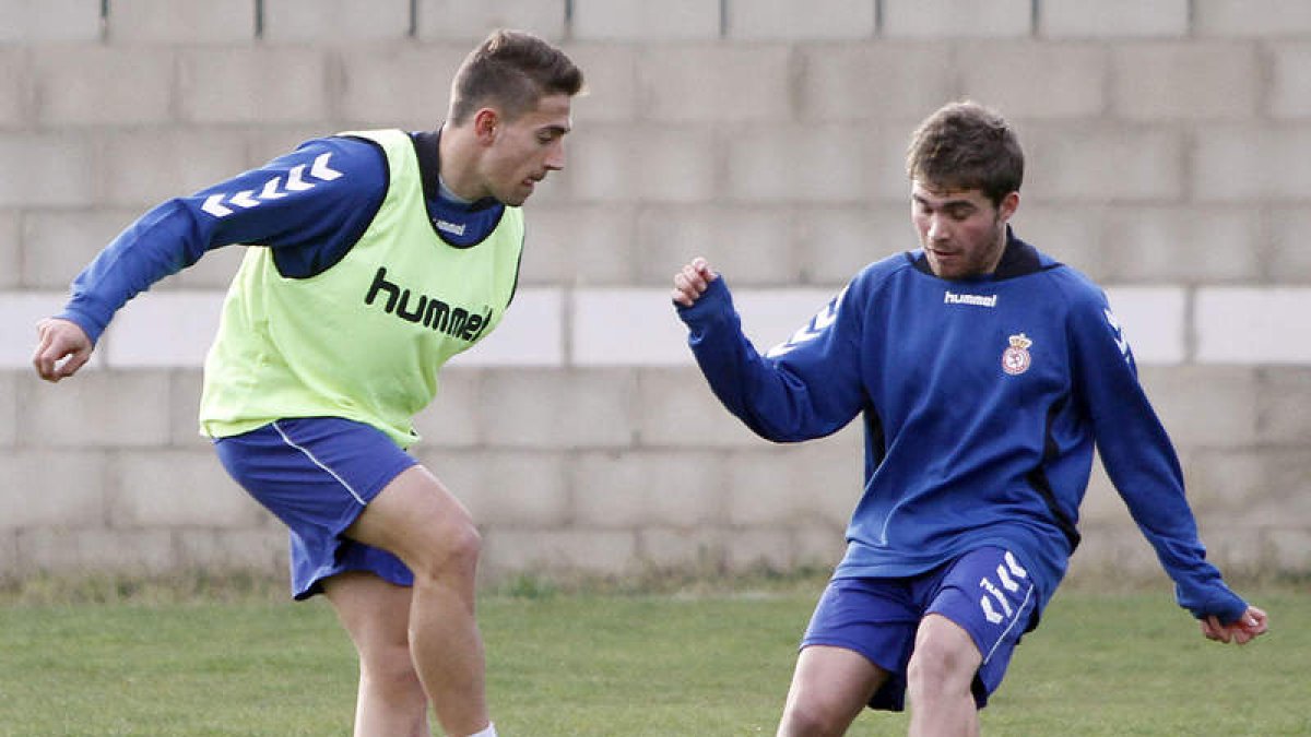 La Cultural entrena para preparar el choque ante el Burgos.