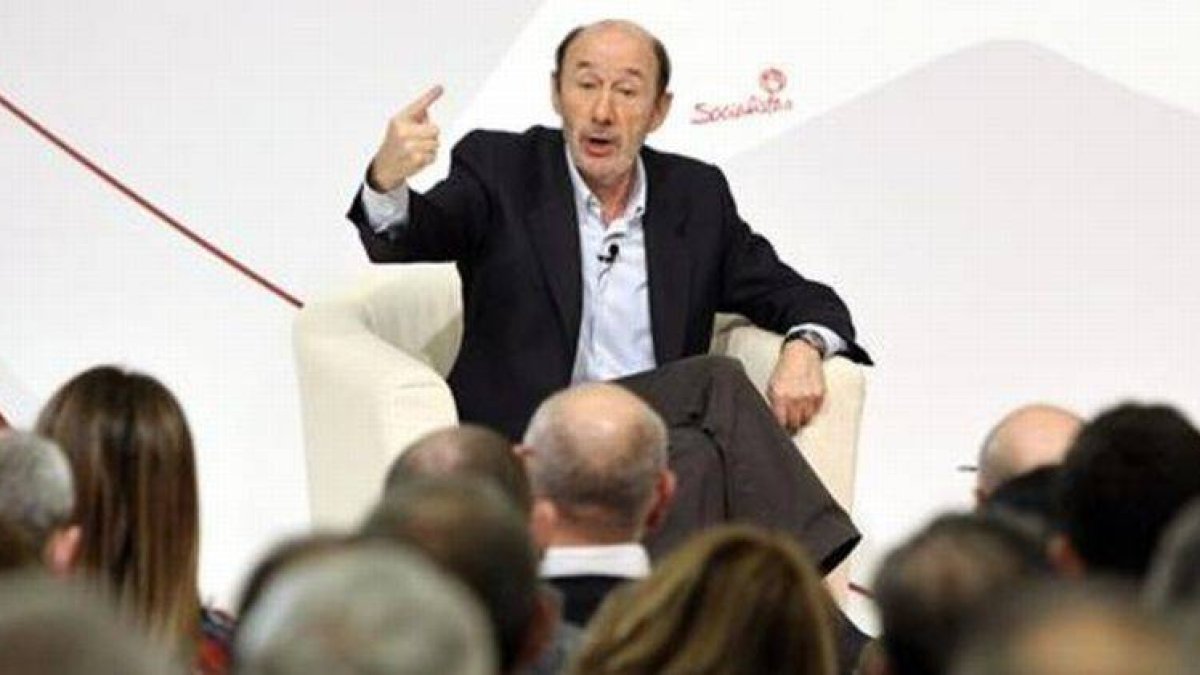 El secretario general del PSOE, Alfredo Pérez Rubalcaba, el 1 de febrero, durante un acto en San Sebastián.