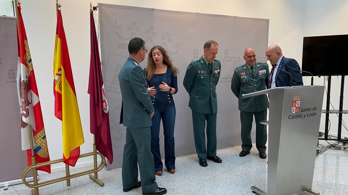 Julio Gutiérrez,, Ester López, Francisco López, Luis Ángel del Castillo y Jesús Julio Carnero. MAZ