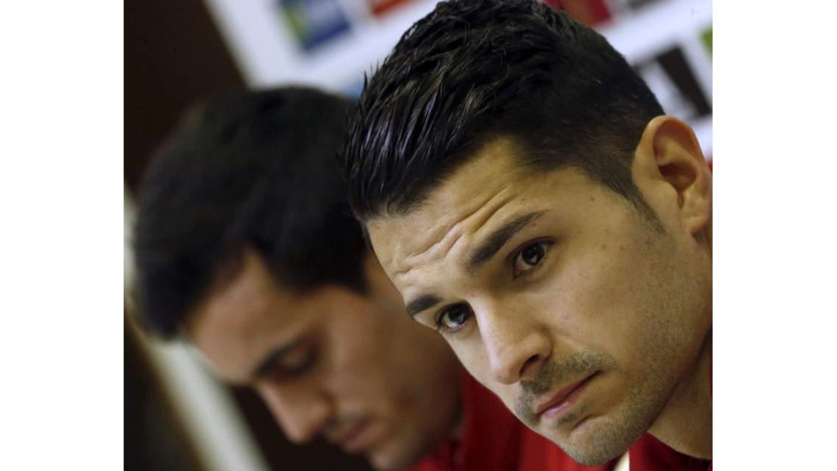 Juanmi y Vitolo comparecieron ayer en sala de prensa para hablar del España-Ucrania