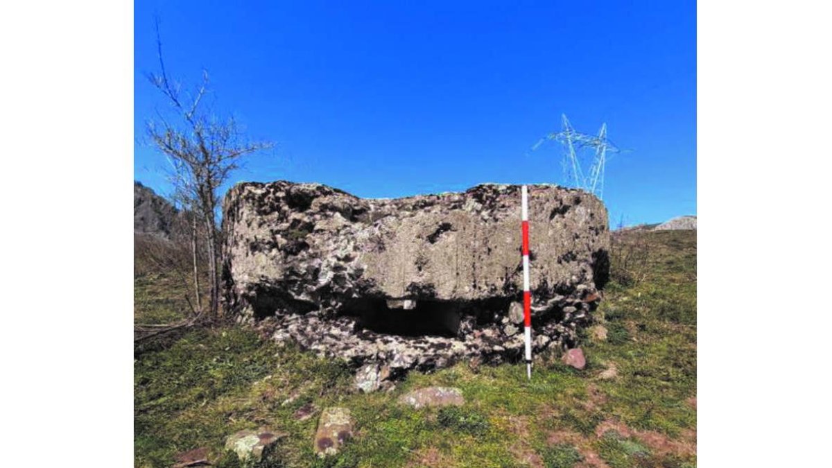 Nido de ametralladora en Villamanín. JAVIER LLAMAZARES GONZÁLEZ