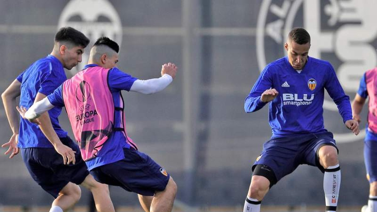 Si el Valencia gana al Valladolid jugará la Champions. MANUEL BRUQUE
