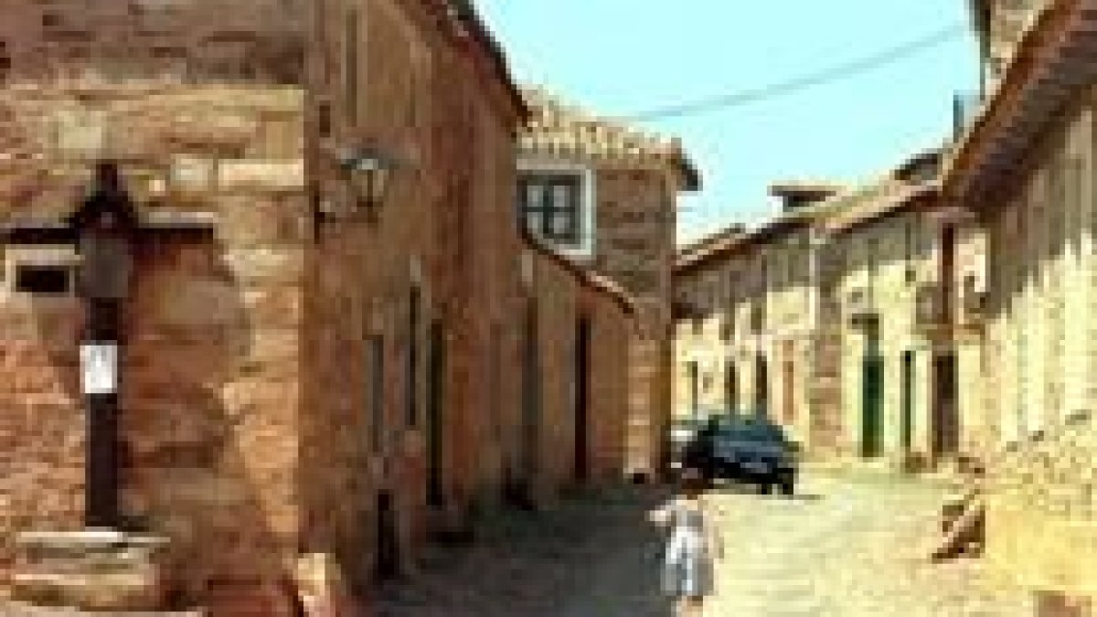 Castrillo de los Polvazares es una bella localidad declarada Bien de Interés Cultural
