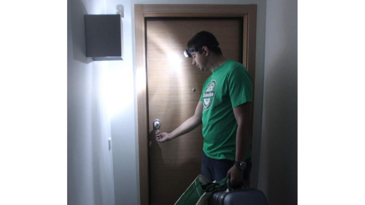 Uno de los vecinos que estaba alquilado y que abandonó su vivienda el pasado sábado.