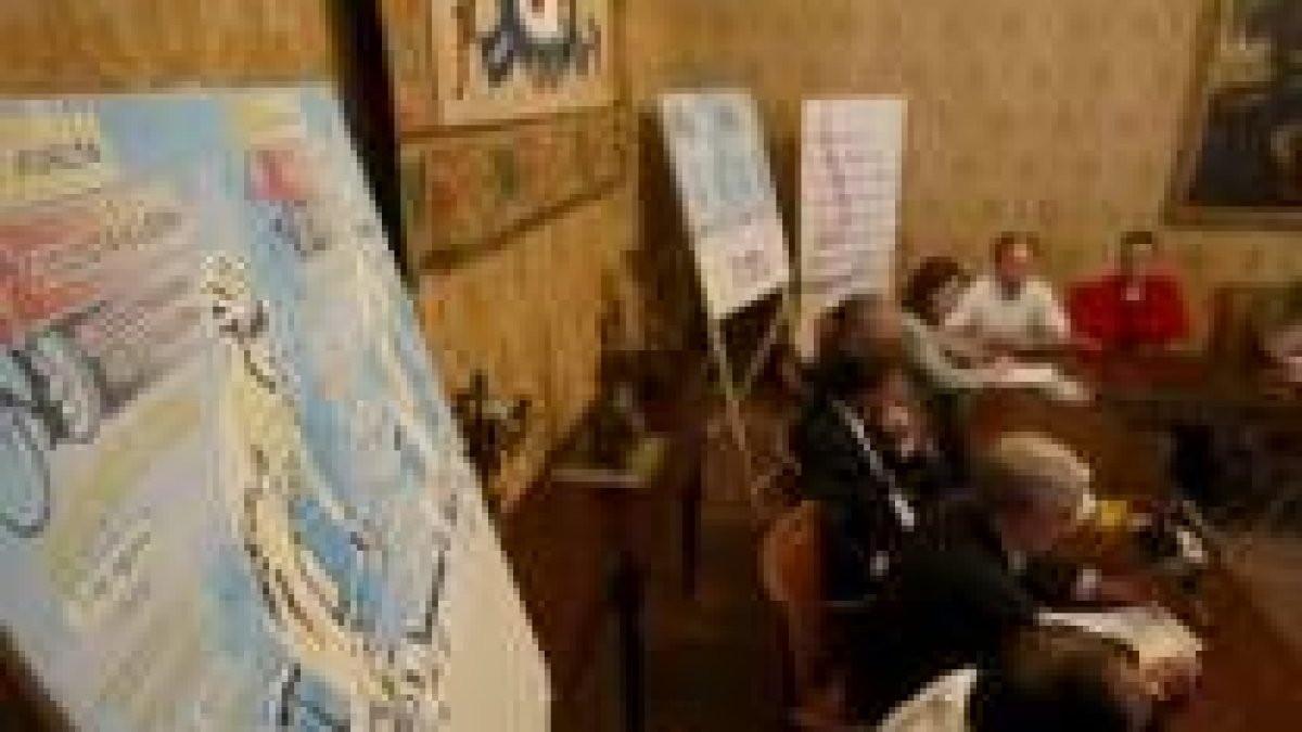 La imagen recoge un momento de la presentación realizada hace apenas una semana en la Diputación