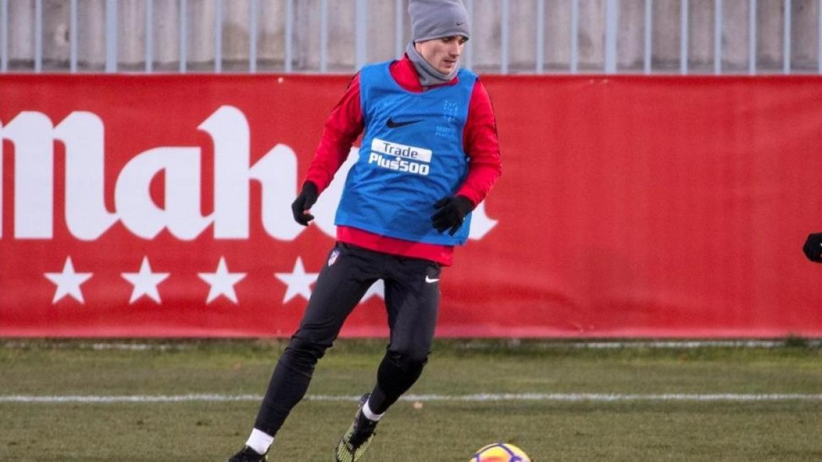 Griezmann, en el entrenamiento del Atlético en la ciudad deportiva de Majadahonda.
