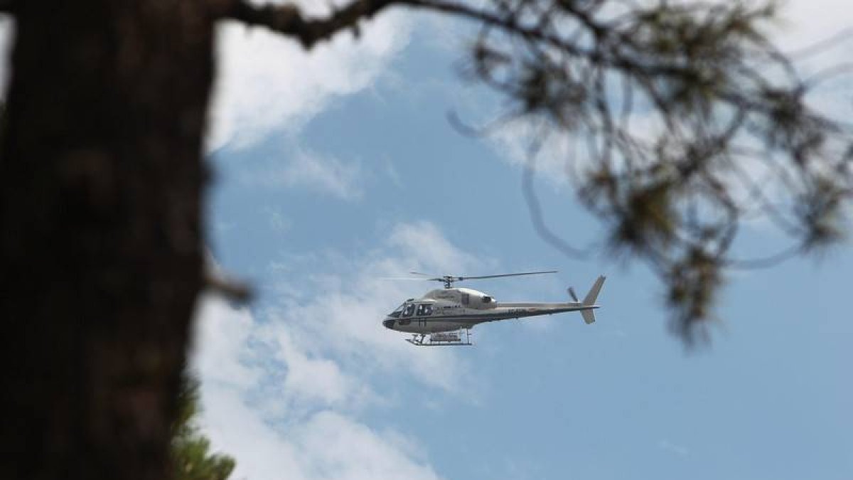 Los medios trabajan por tierra y por aire en la zona