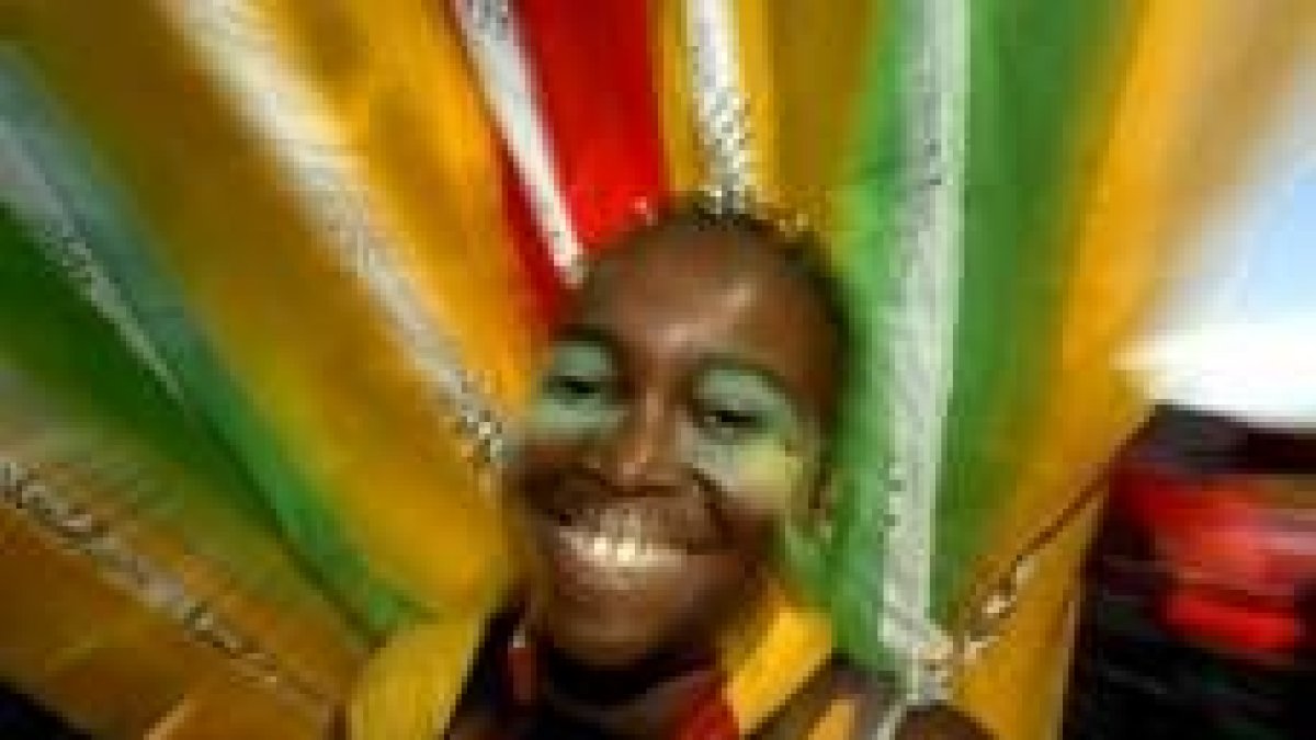 Una de las participantes en el carnaval veraniego más famoso de Londres