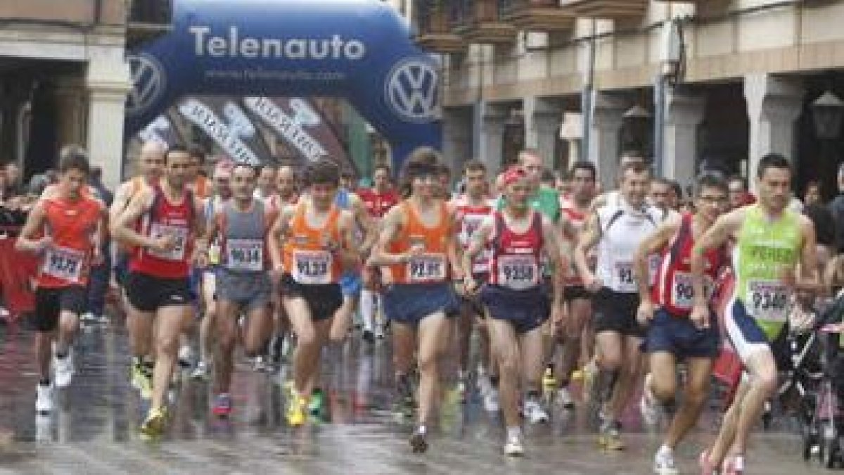 Jorge Pérez (9340) imprimió desde el inicio un ritmo frenético que le llevó a un triunfo cómodo.