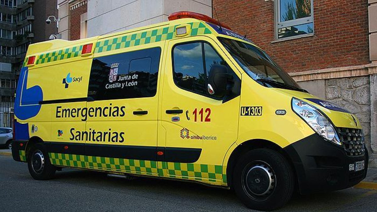 Ambulancia del servicio de emergencias de la Junta de Castilla y León. JCYL.