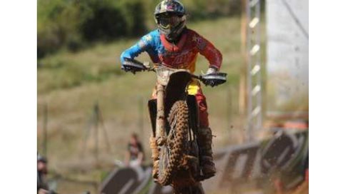 Ferrandis dominó de principio a fin en EMX2 apuntándose los entrenamientos y la primera manga.