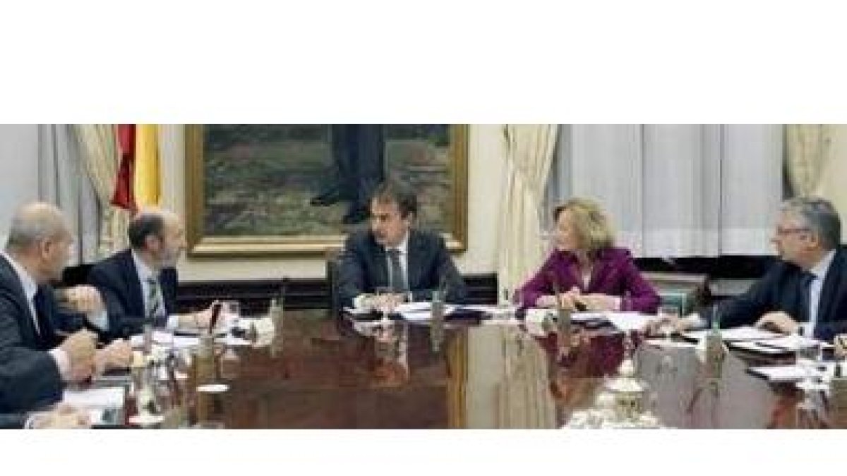 Manuel Chaves, Alfredo Pérez Rubalcaba, José Luis Rodríguez Zapatero, Elena Salgado y José Blanco.