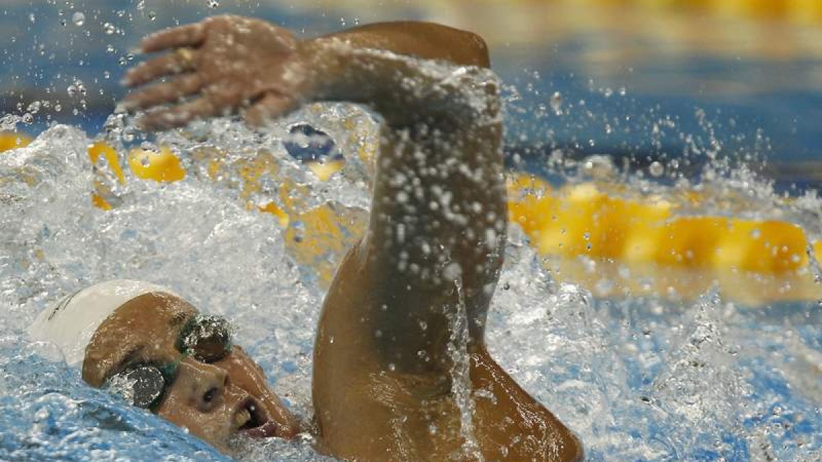 Érika Villaécija se colgó el oro en el relevo 4x200 libres.