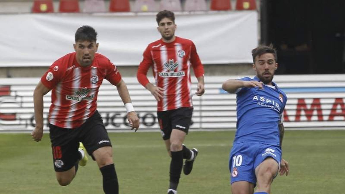 El Zamora volvió a poner en evidencia a una Cultural que complica su presencia en el play off tras su derrota. MARIÁN MONTESINOS