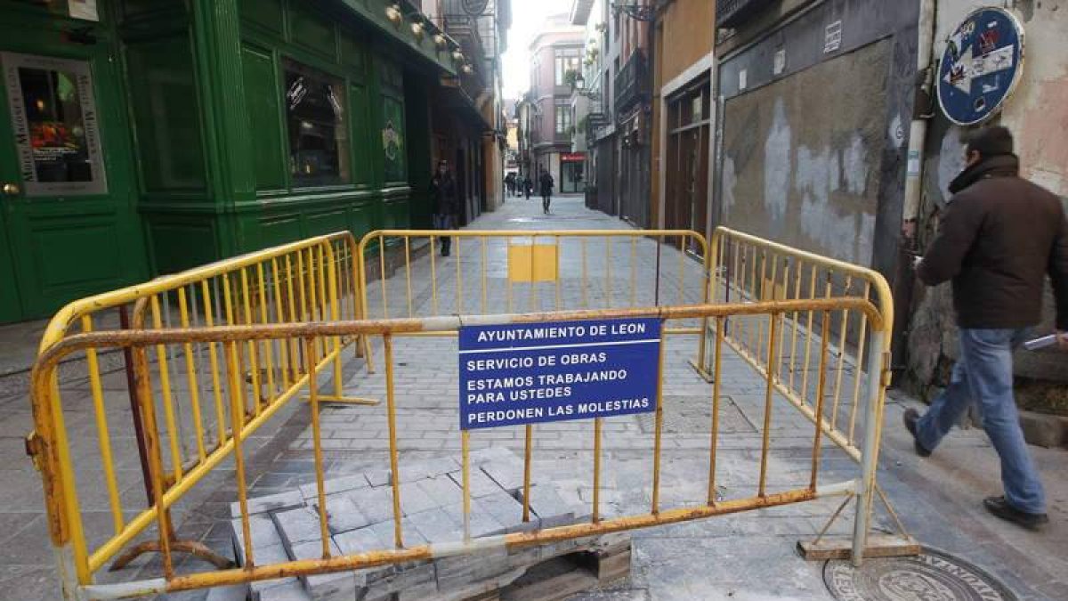 Reparación de la zona peatonal del Barrio Húmedo.