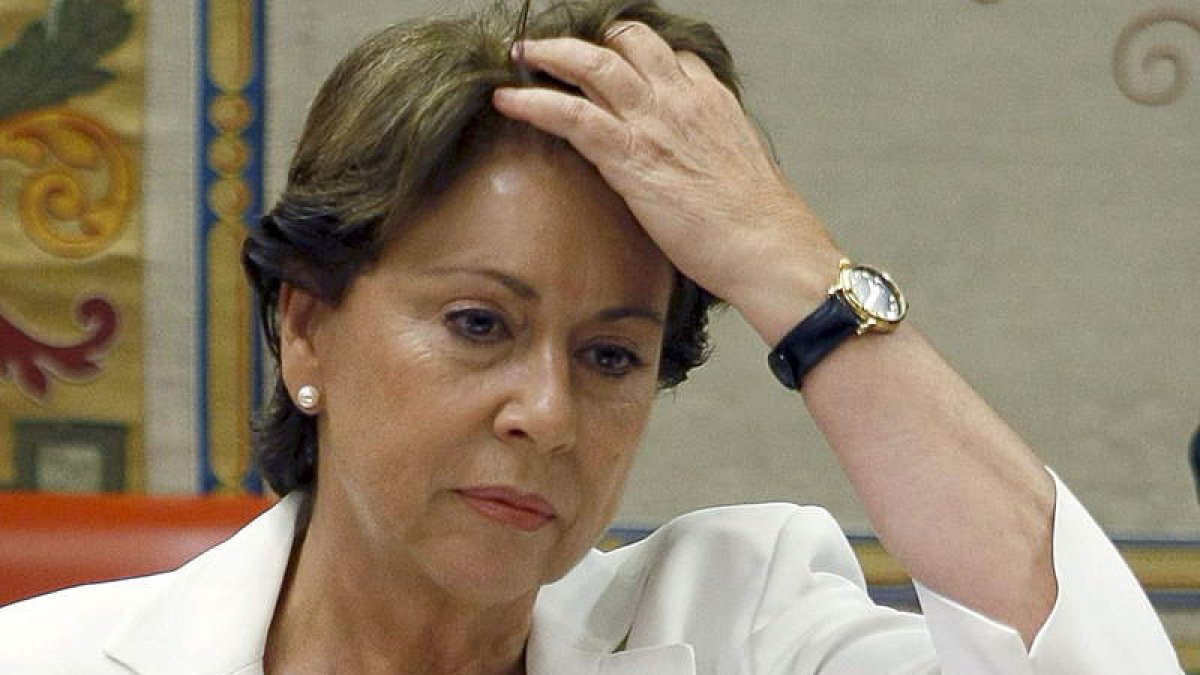 La ex consejera y ex ministra Magdalena Álvarez es una de las imputadas.