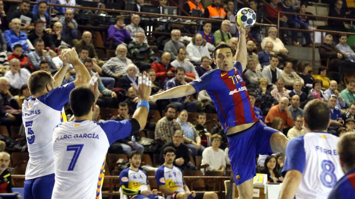 Lazarov fue el brazo ejecutor de la victoria azulgrana junto con la gran actuación de Pérez de Vargas en la portería. MARCIANO