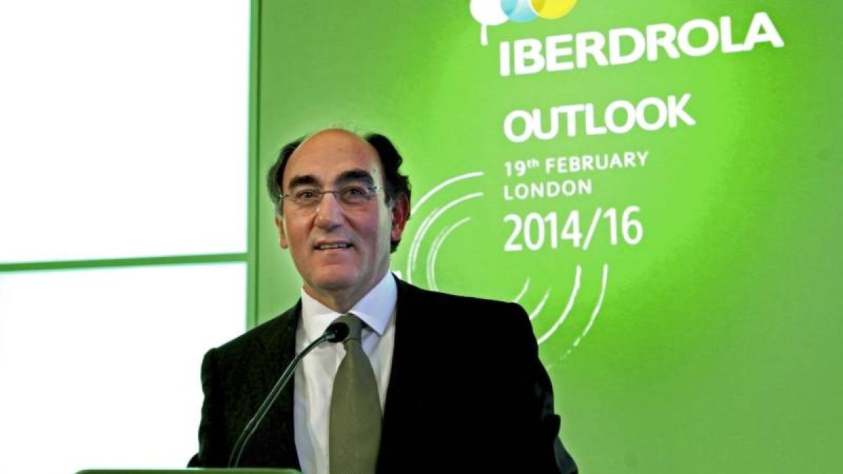 El presidente de Iberdrola, Ignacio Sánchez Galán, durante la rueda de prensa que ha ofrecido hoy en Londres con motivo de la presentación de resultados de la eléctrica y de su plan de inversiones hasta 2016.