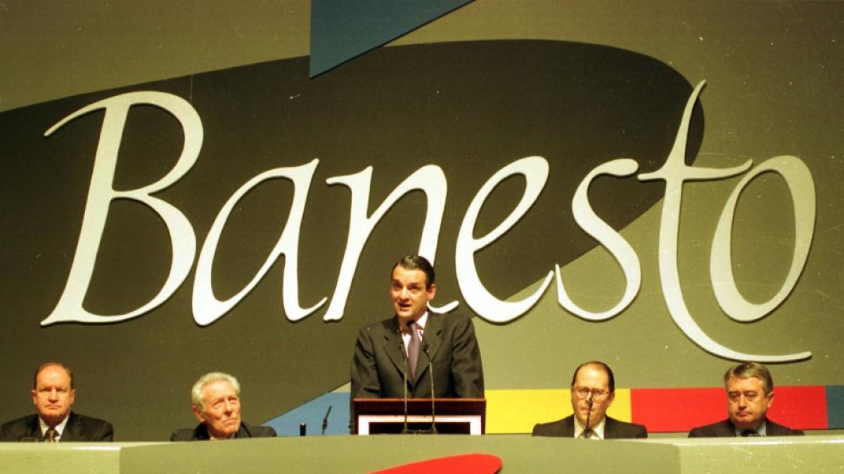 Mario Conde durante una junta de accionistas de Banesto en mayo de 1993.