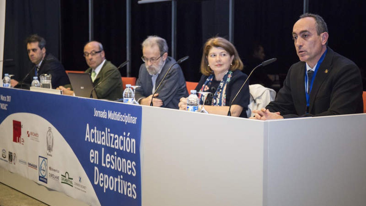 El congreso de expertos en lesiones deportivas cita en León a los mejores especialistas. F. OTERO PERANDONES