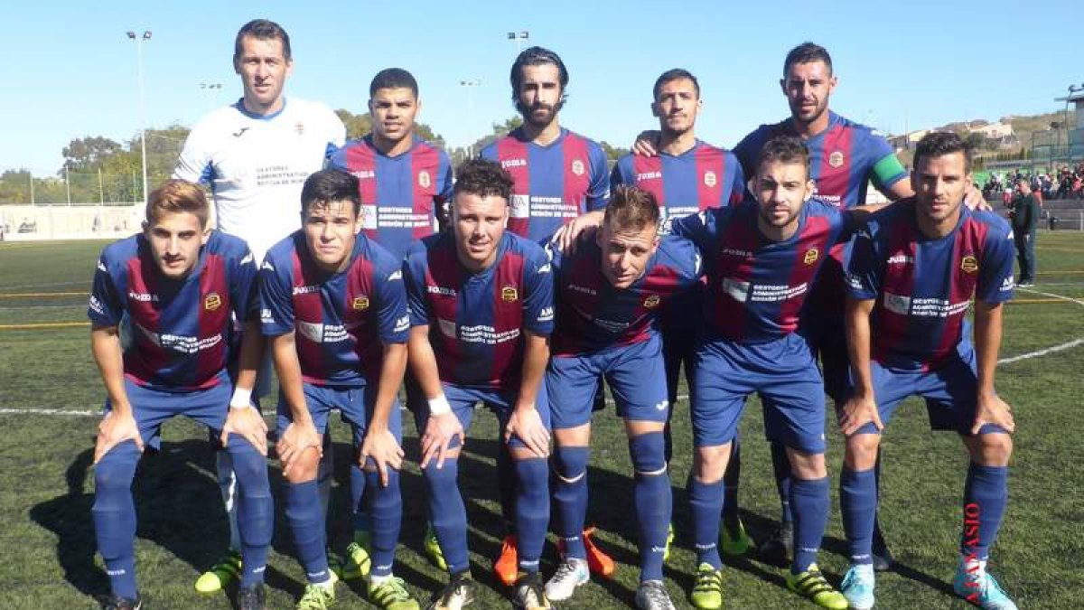 Formación del Yeclano Deportivo en uno de sus partidos de Liga del Grupo IV de Segunda B. DL