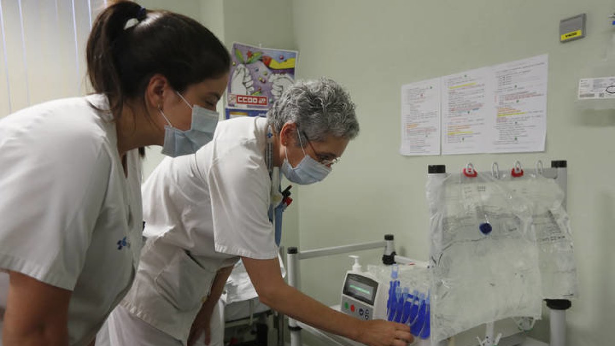 Hasta ahora, el servicio sólo lo tenían 30 pacientes en León. JESÚS F. SALVADORES