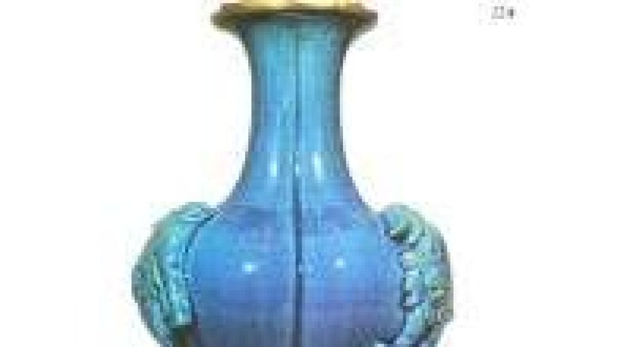 Detalle de una de las piezas, un jarrón de la época Kangxi