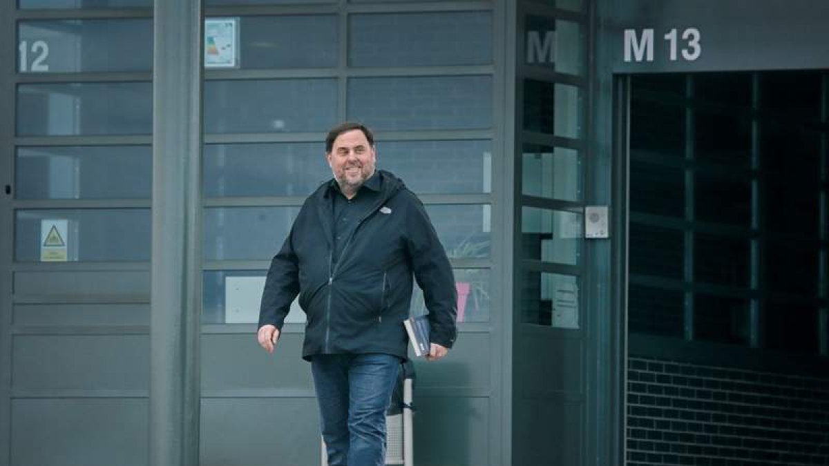 Oriol Junqueras en su primera salida de la cárcel de Lledoners.