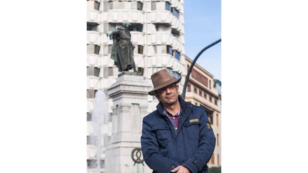 Andrés Arias, autor de la serie audiovisual ‘Dos pájaros por León’. F. OTERO PERANDONES