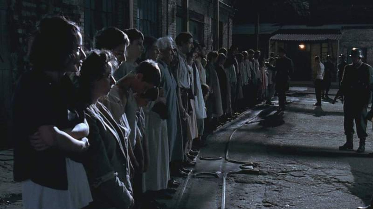 Imagen de la película de Roman Polanski ‘El pianista’, en la que recrea el gueto de Varsovia