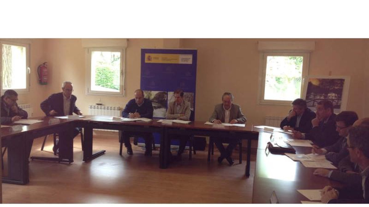 Marín presidió ayer en Bárcena la Comisión de Desembalse de la cuenca Miño-Sil.