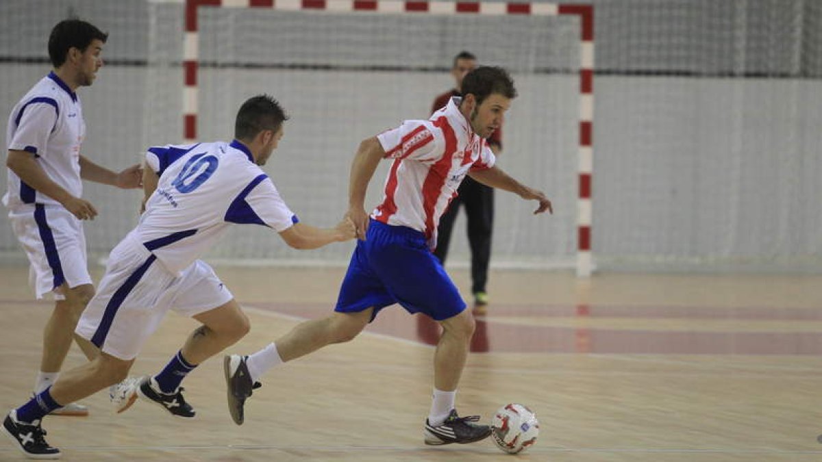 El primer derbi entre bercianos y bañezanos se disputa en la quinta jornada.
