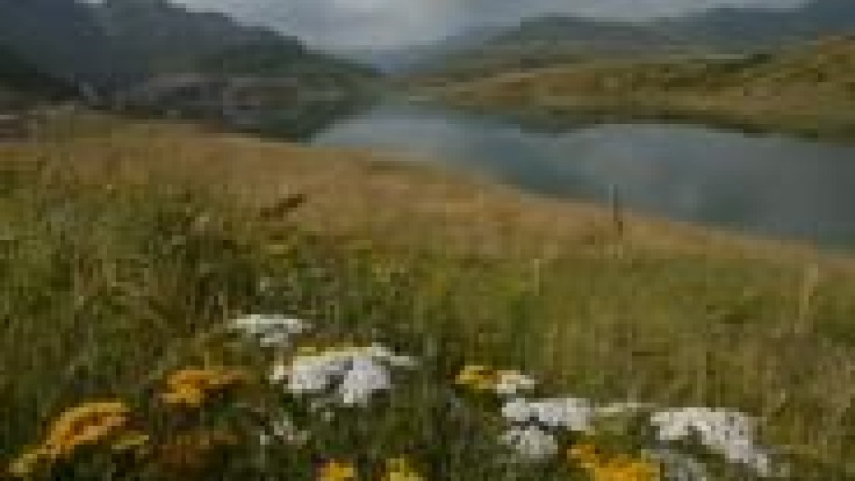 El entorno de la presa está dotado de gran valor paisajístico